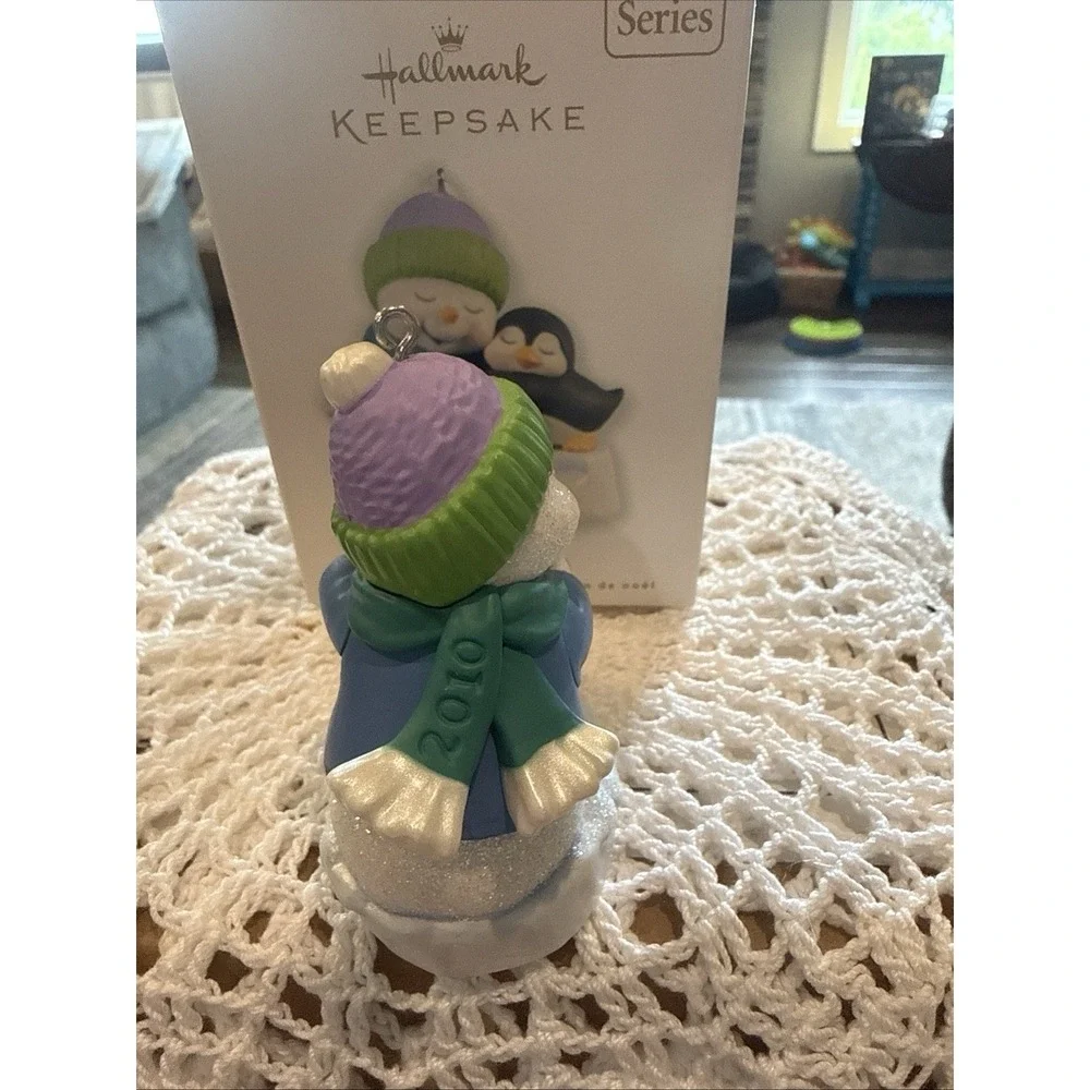 2010 Hallmark Keepsake Ornament Snow Buddies 13th in Series